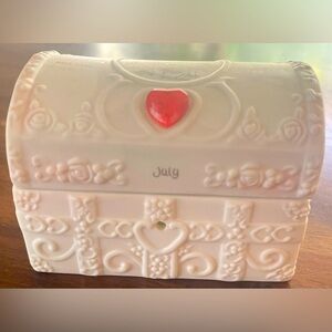 1995 Enesco Precious Moments Porcelain Birthstone July Ruby Keepsake Trinket Box